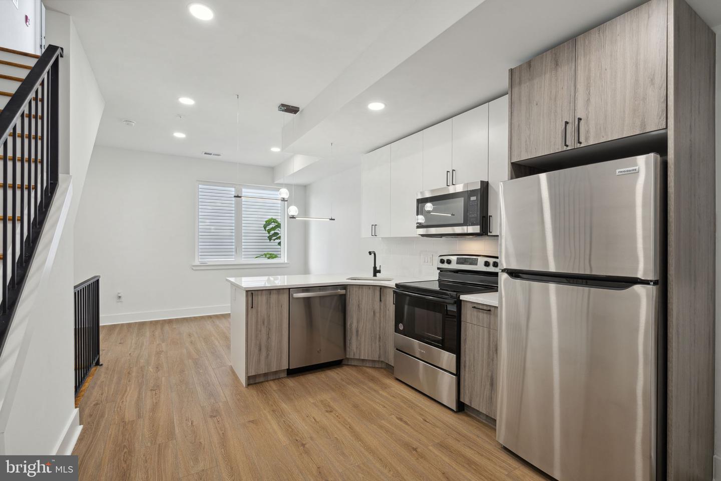 528 W Berks St Property Photo 24