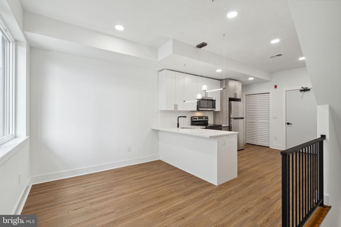 528 W Berks St Property Photo 28