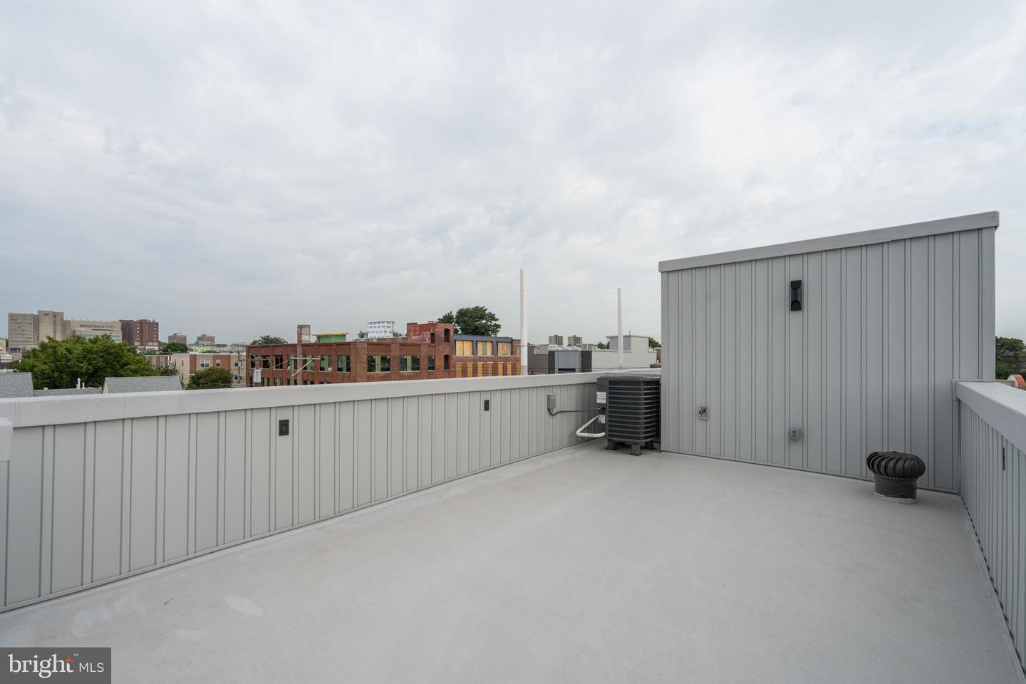528 W Berks St Property Photo 38