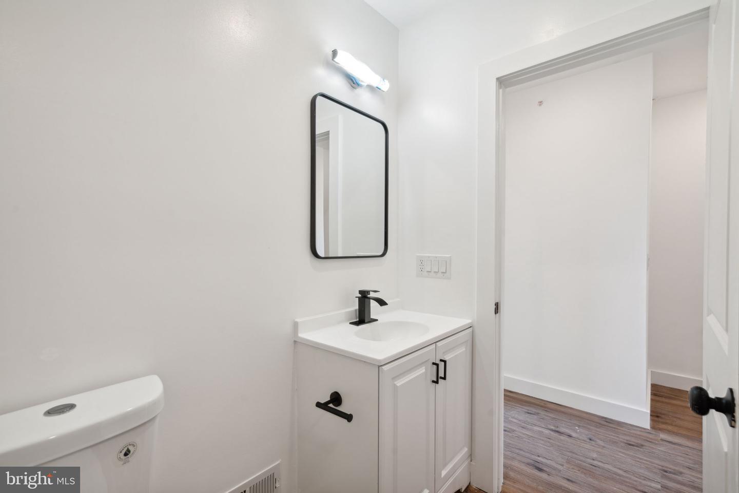 922 W Susquehanna Ave Property Photo 6