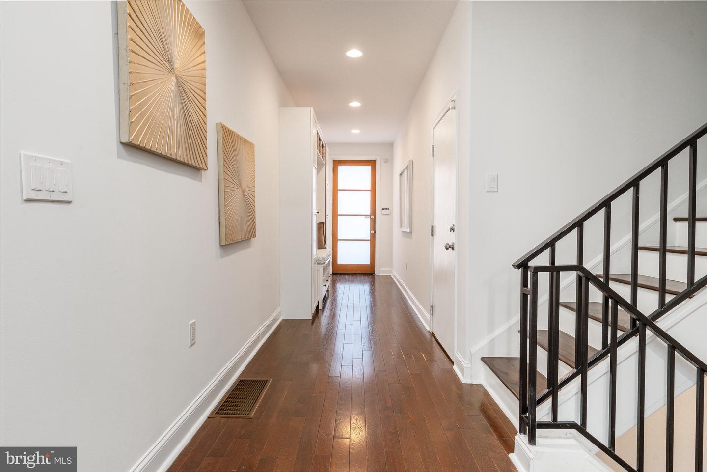 752 S Hicks St Property Photo 4