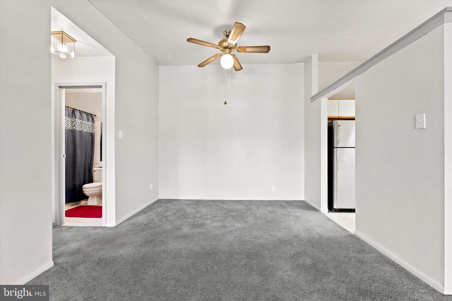 58201 Delaire Landing Rd #201 Property Photo 4