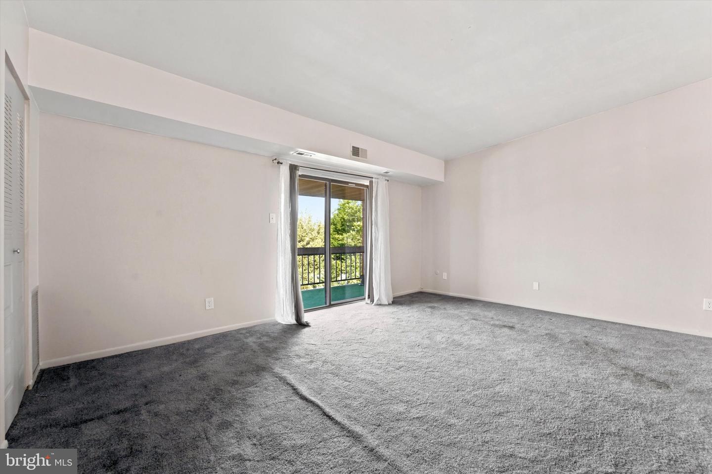 58201 Delaire Landing Rd #201 Property Photo 7