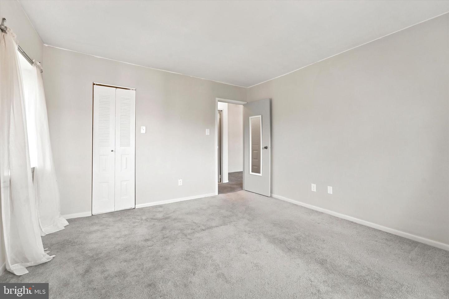58201 Delaire Landing Rd #201 Property Photo 17