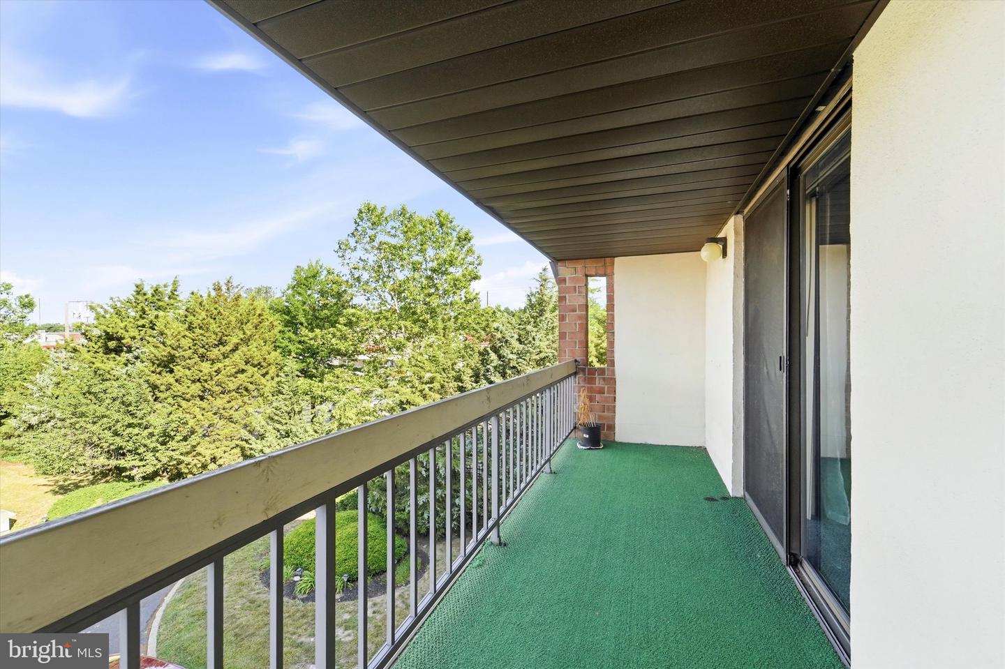 58201 Delaire Landing Rd #201 Property Photo 23