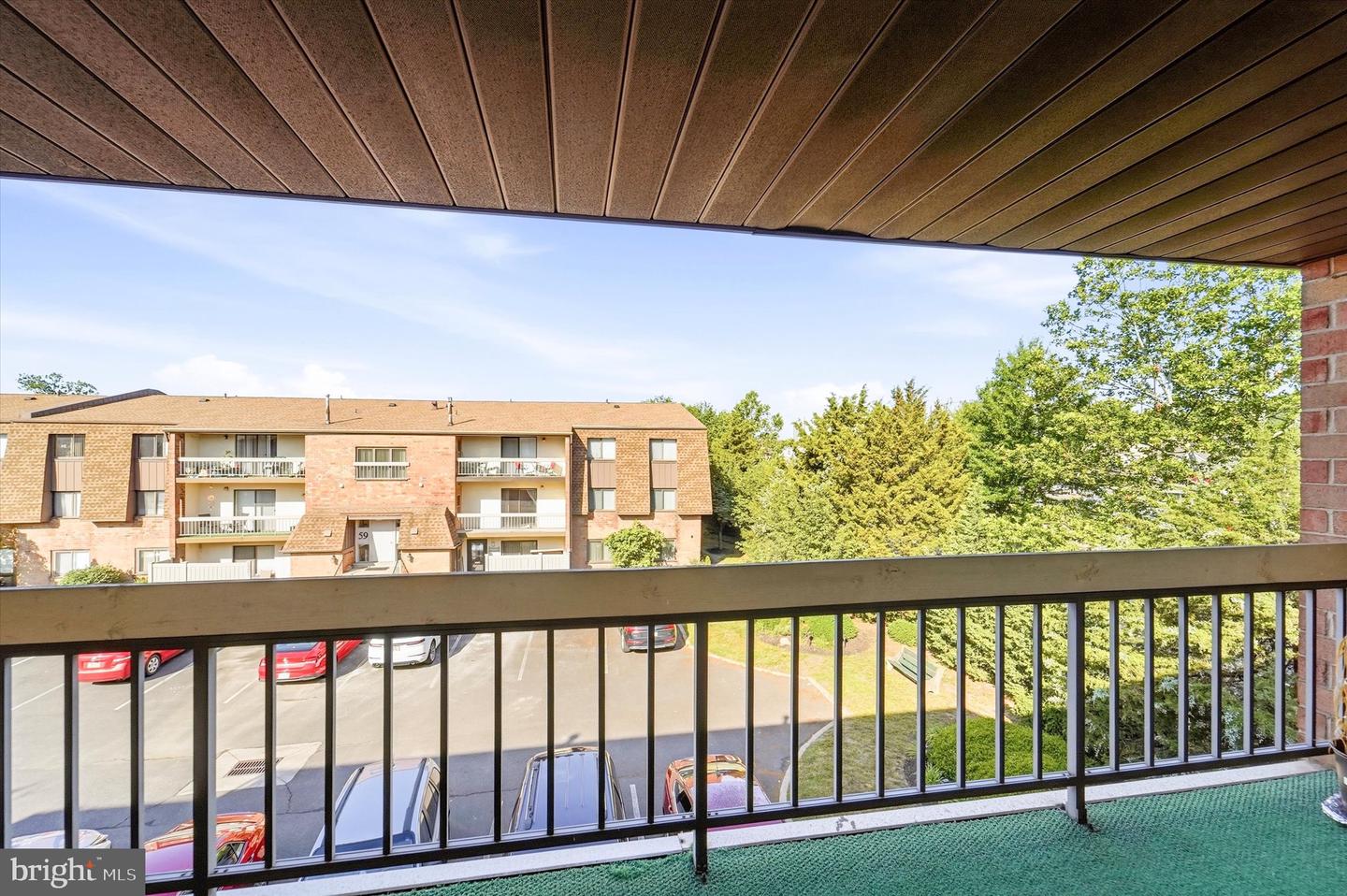 58201 Delaire Landing Rd #201 Property Photo 24
