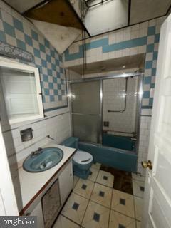 4815 N Hutchinson St Property Photo 8