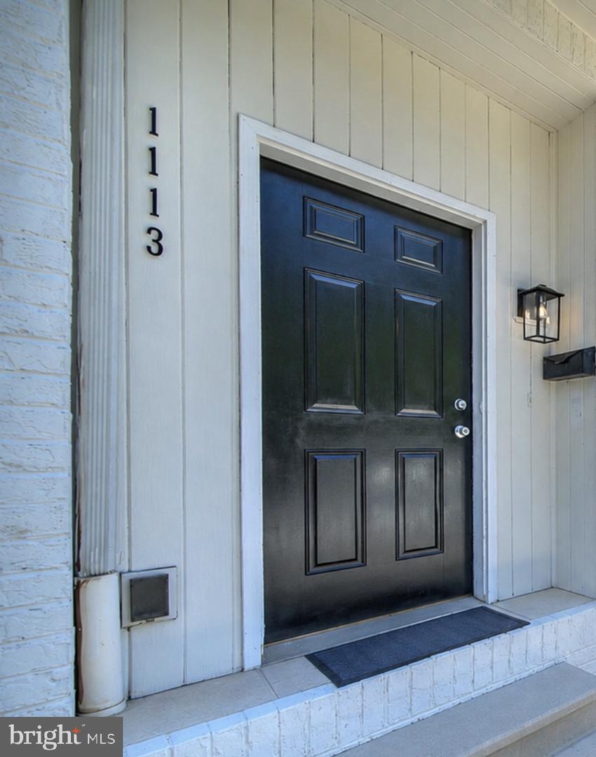 1113 N Orianna St Property Photo 2
