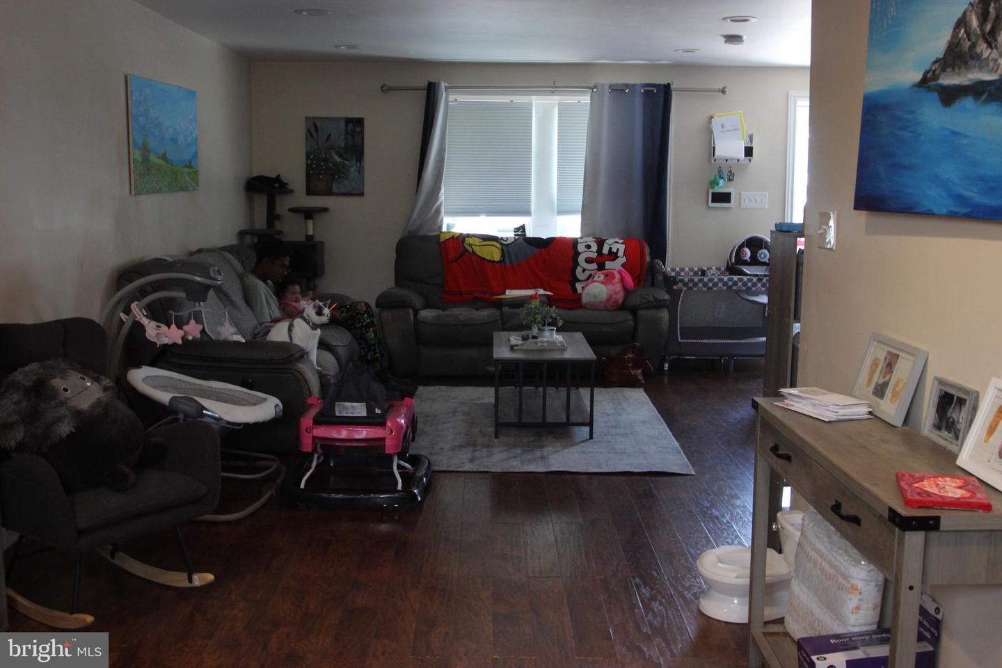 4211 Chippendale St Property Photo 3