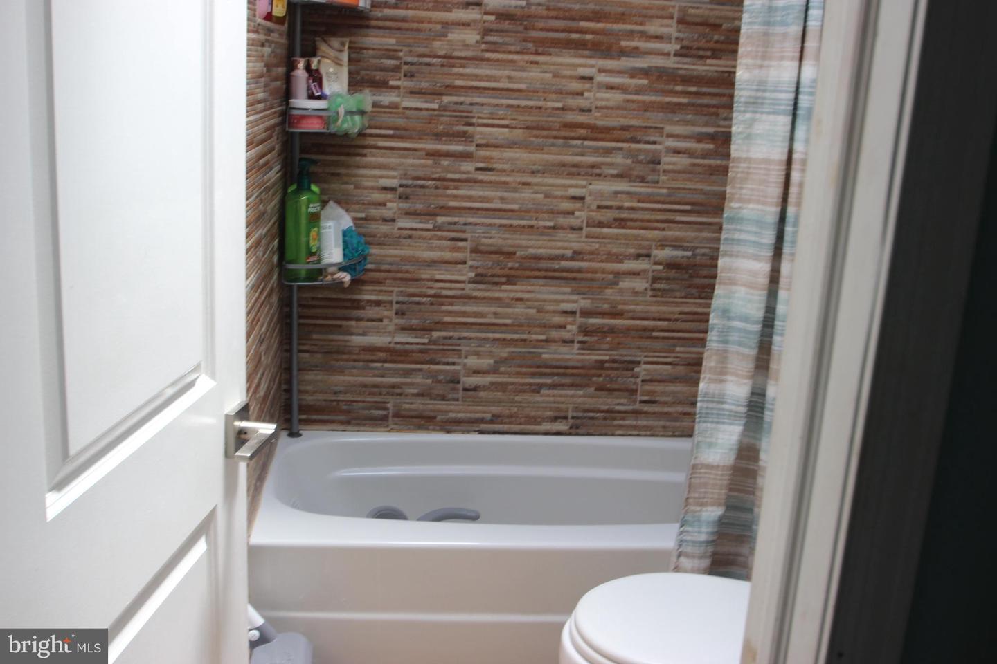 4211 Chippendale St Property Photo 6