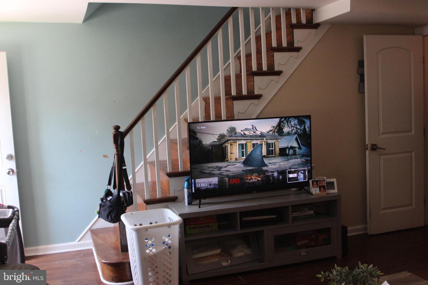 4211 Chippendale St Property Photo 7