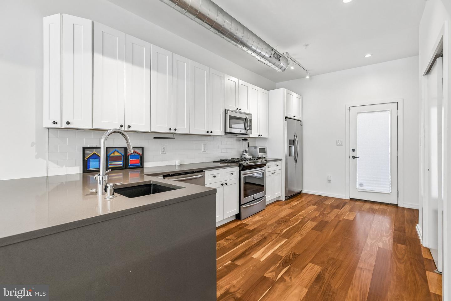407 Fairmount Property Photo 10