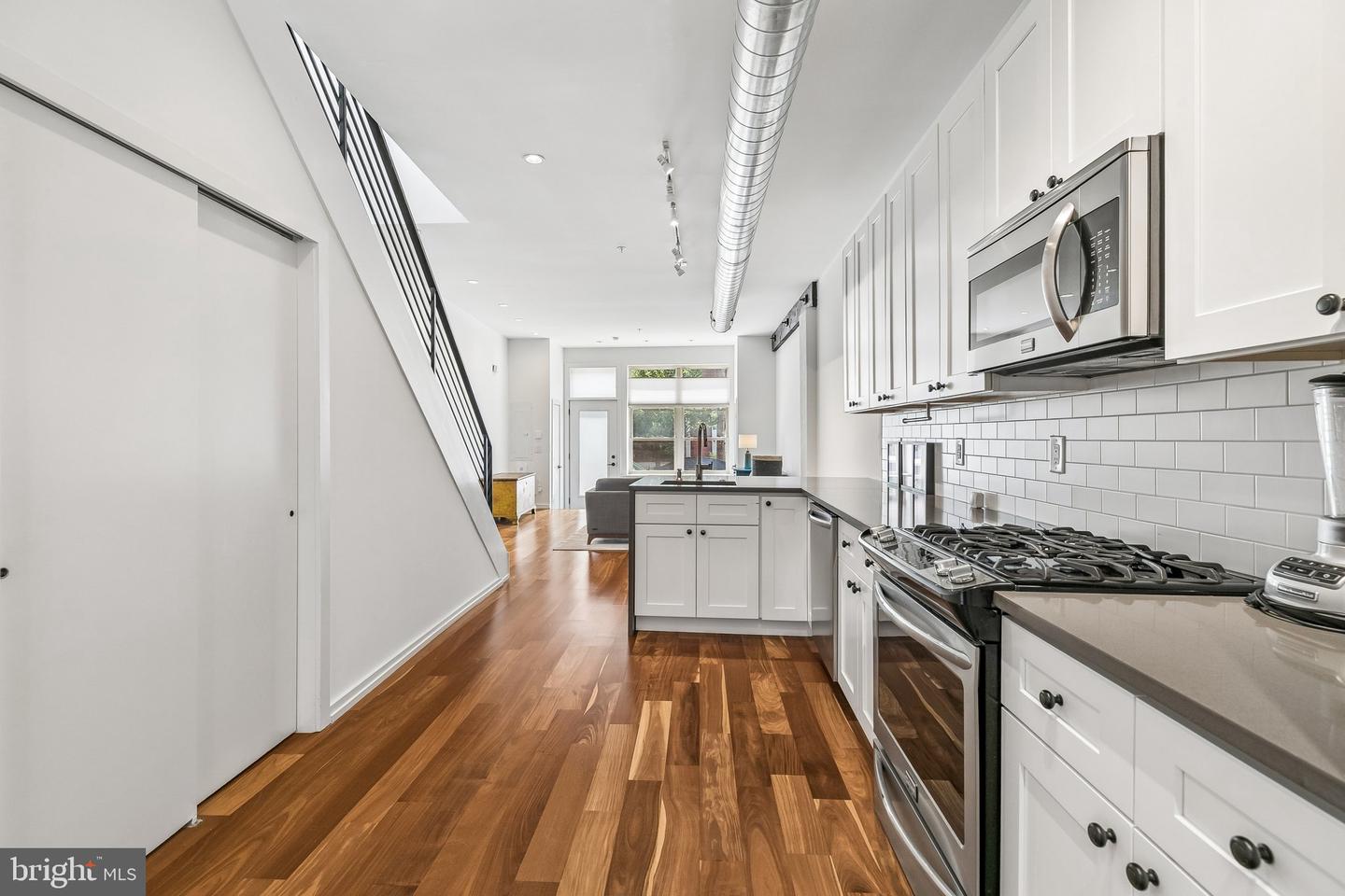 407 Fairmount Property Photo 12