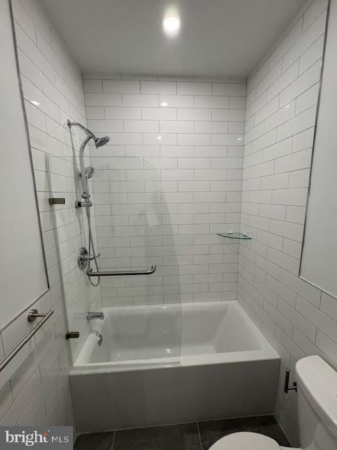 442 W Queen Ln #2 Property Photo 9