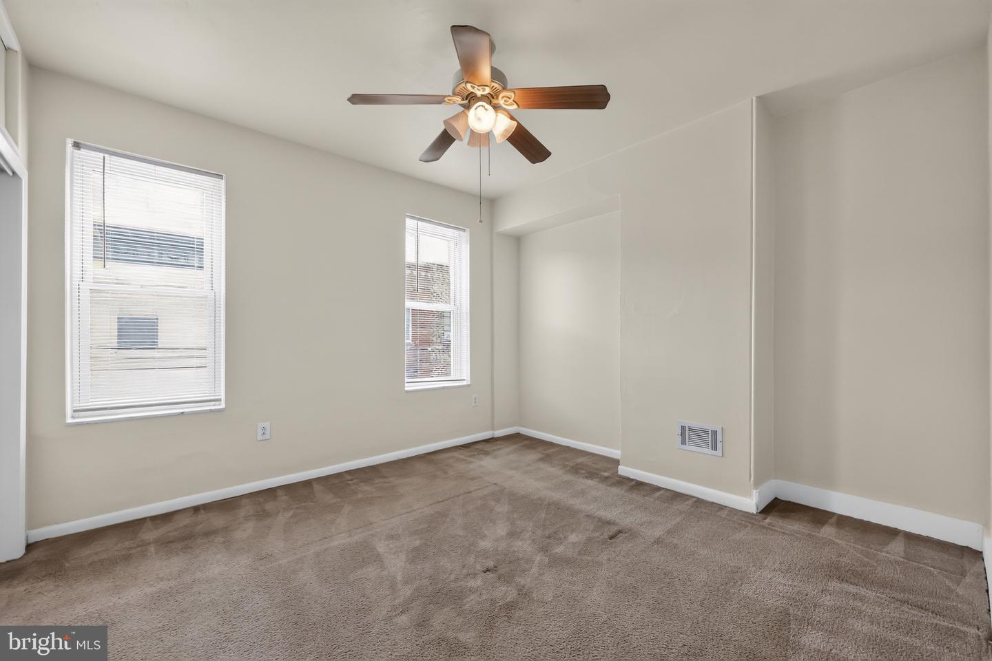 2317 S Hicks St Property Photo 9