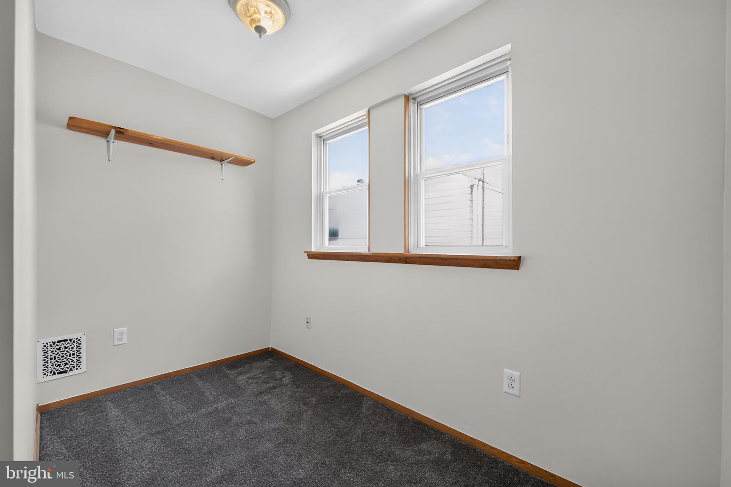 2317 S Hicks St Property Photo 11