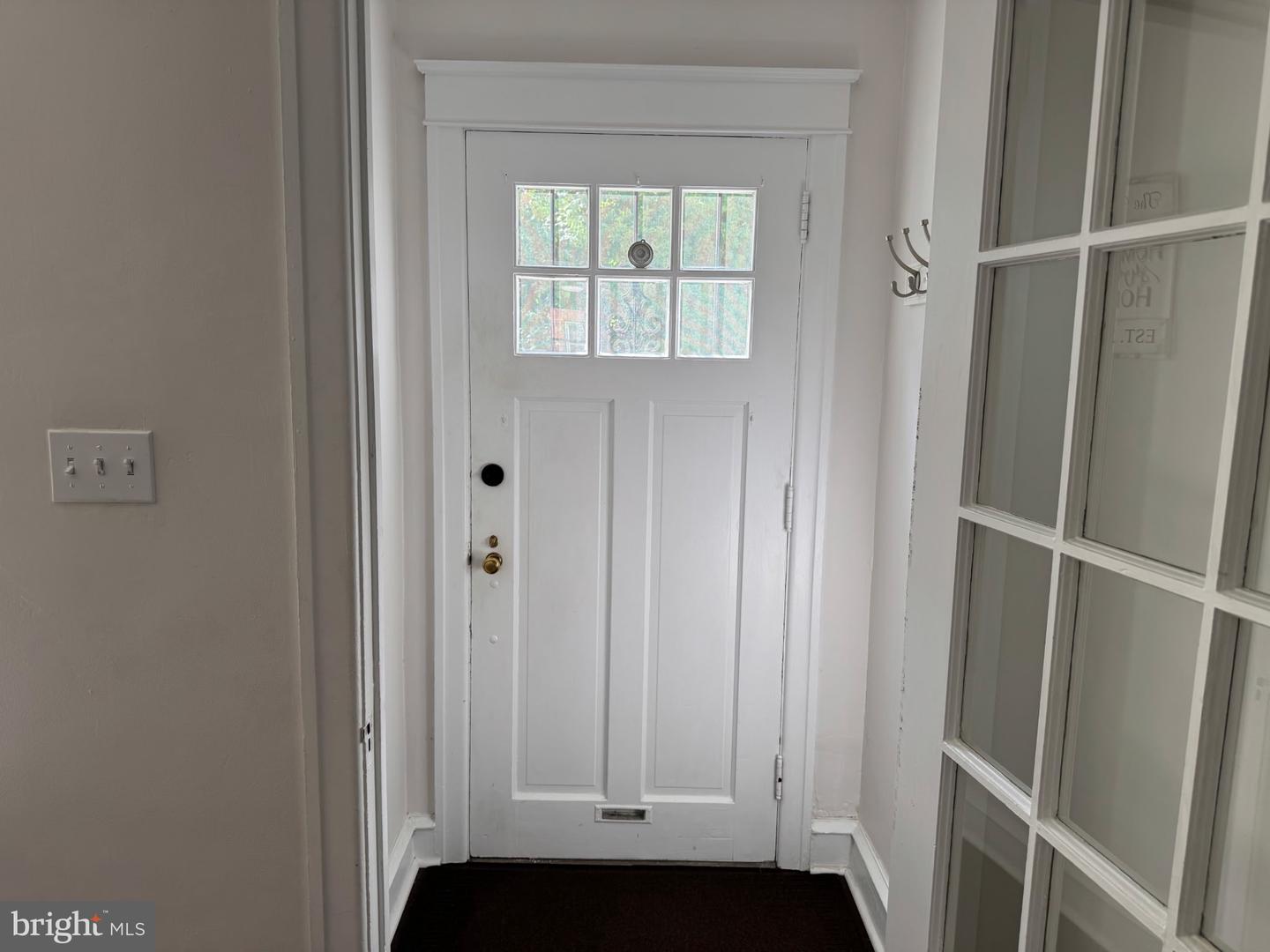1856 Mohican St Property Photo 2