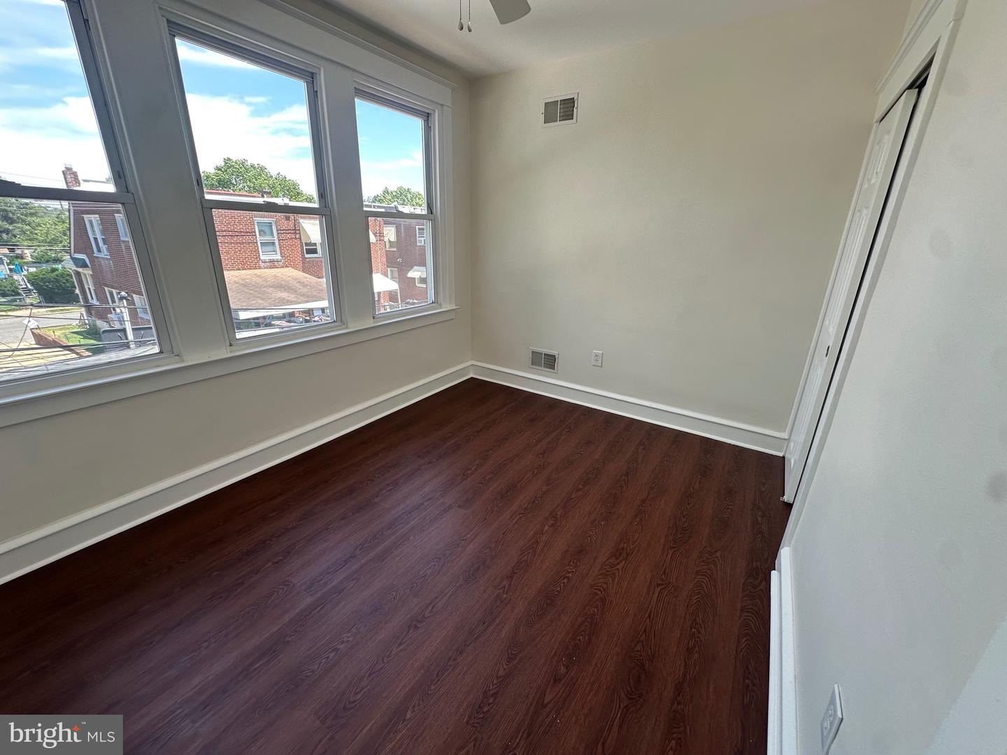 7535 Tabor Ave Property Photo 10