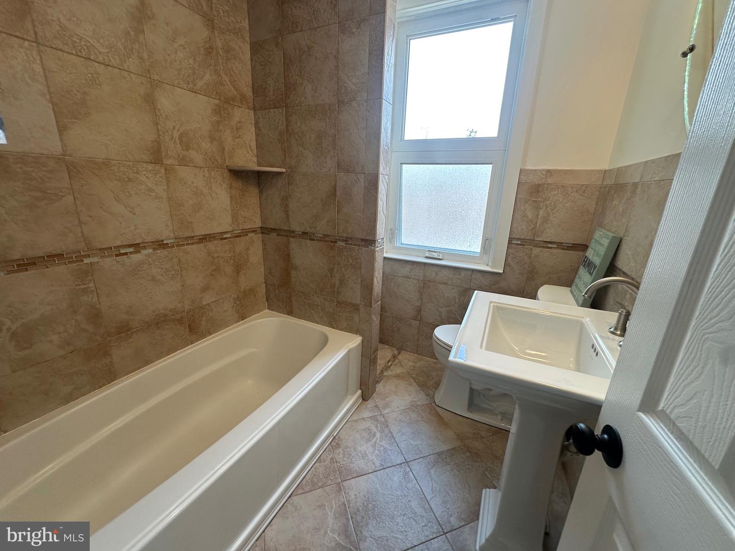 7535 Tabor Ave Property Photo 11