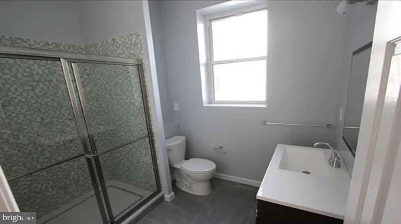 1017 Arch St #6b Property Photo 4