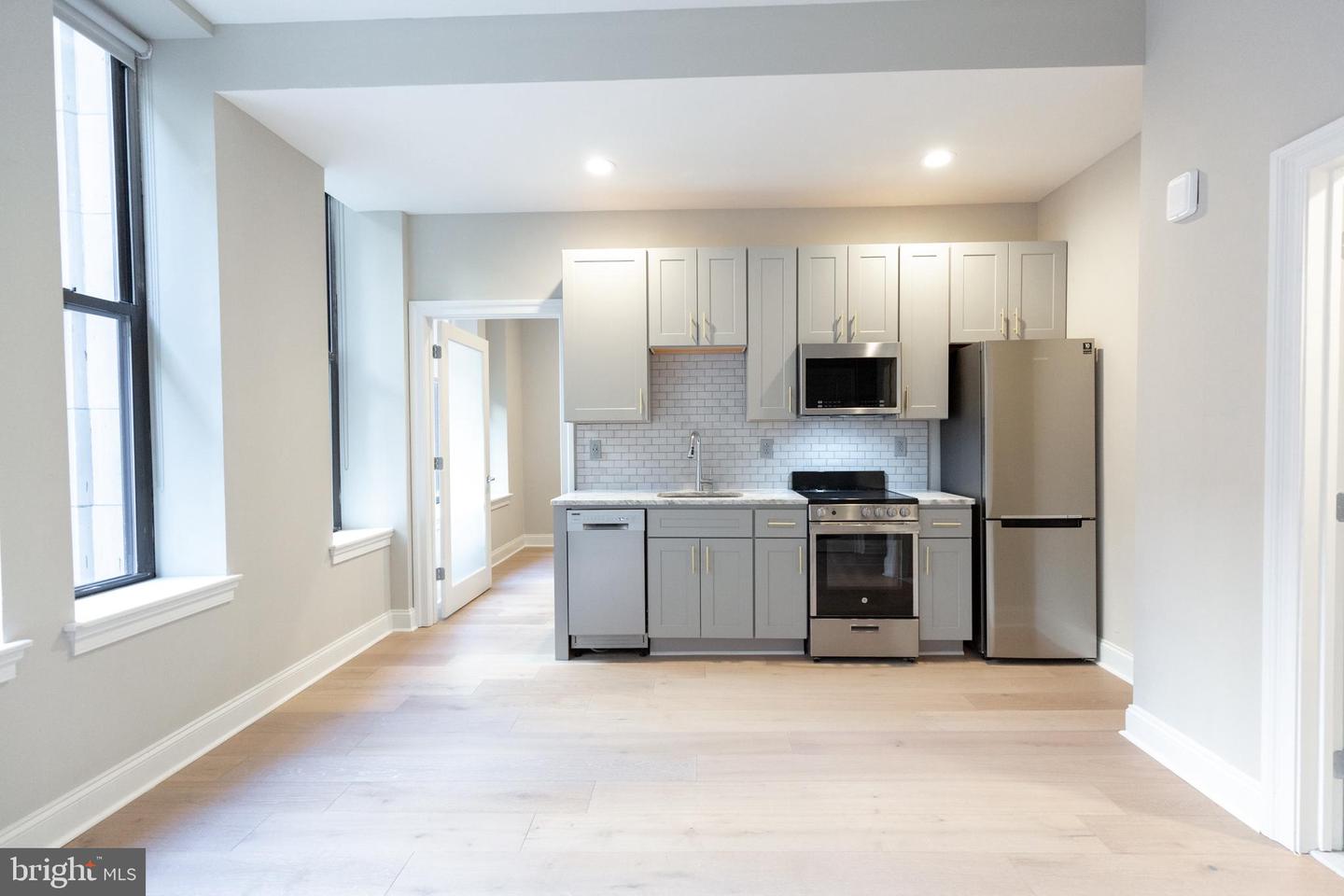 1411-6 Walnut St #211 Property Photo 8