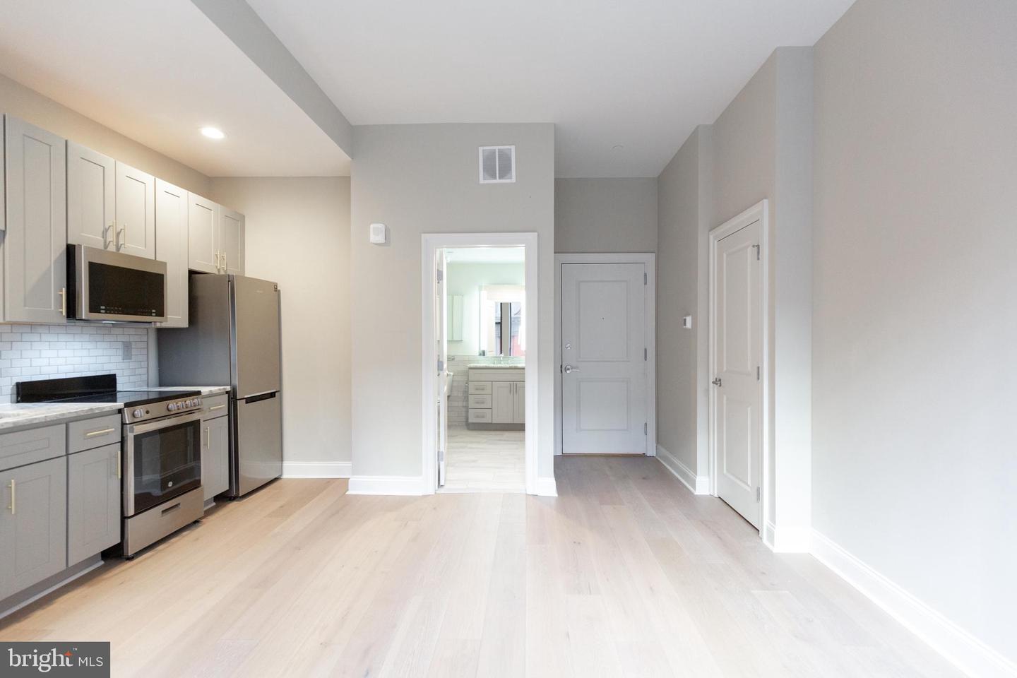 1411-6 Walnut St #211 Property Photo 9