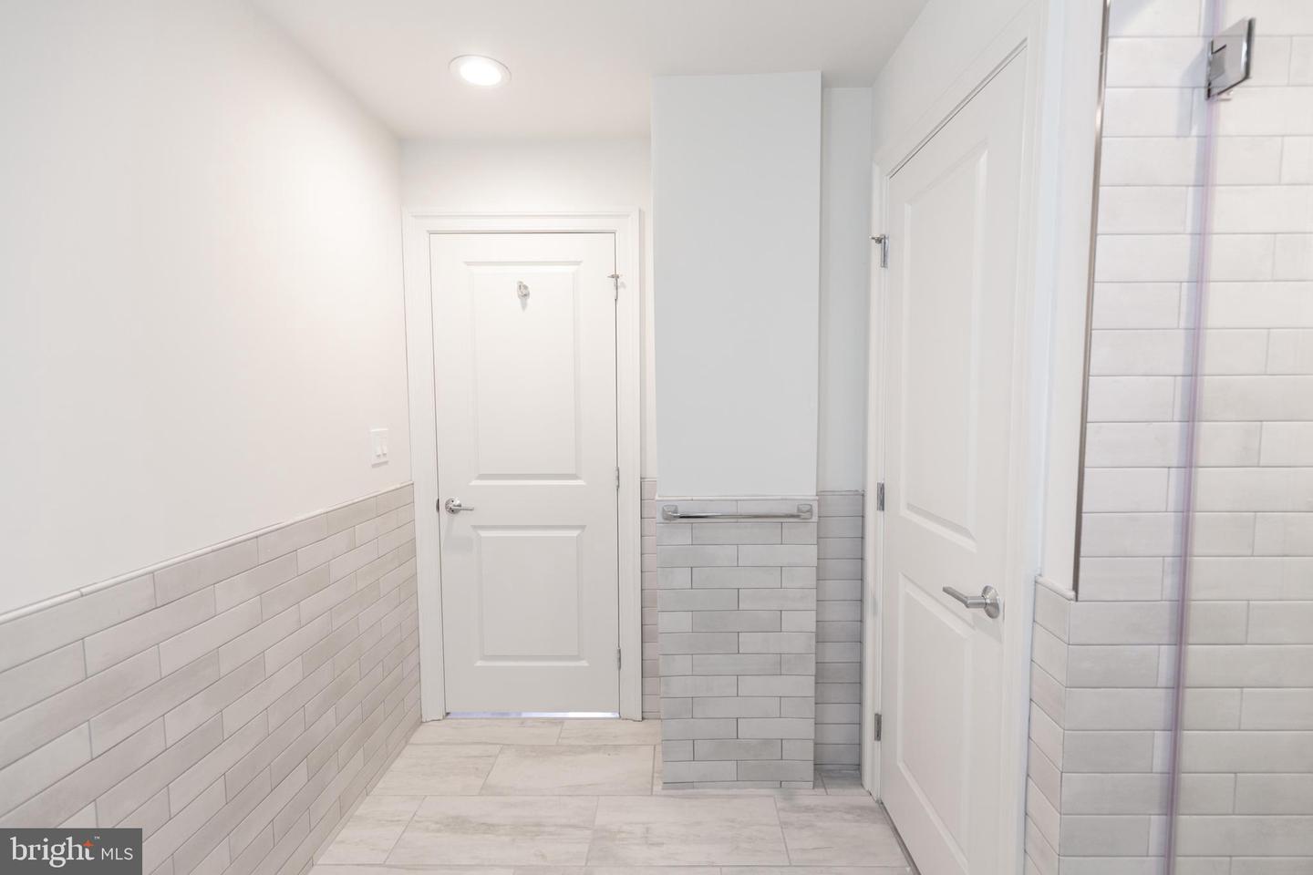 1411-6 Walnut St #211 Property Photo 14