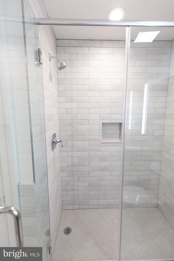 1411-6 Walnut St #211 Property Photo 15