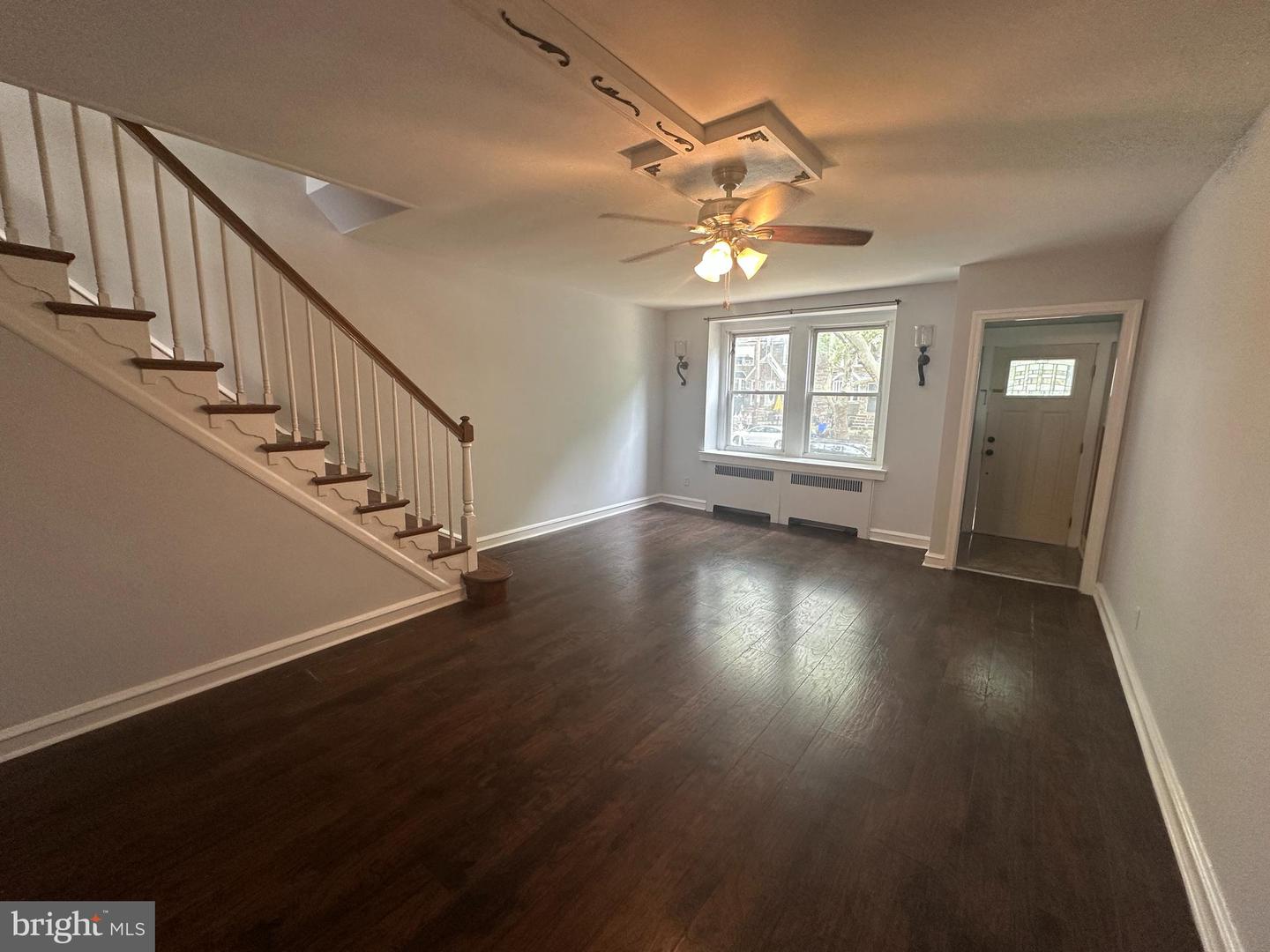 3342 Longshore Ave Property Photo 1