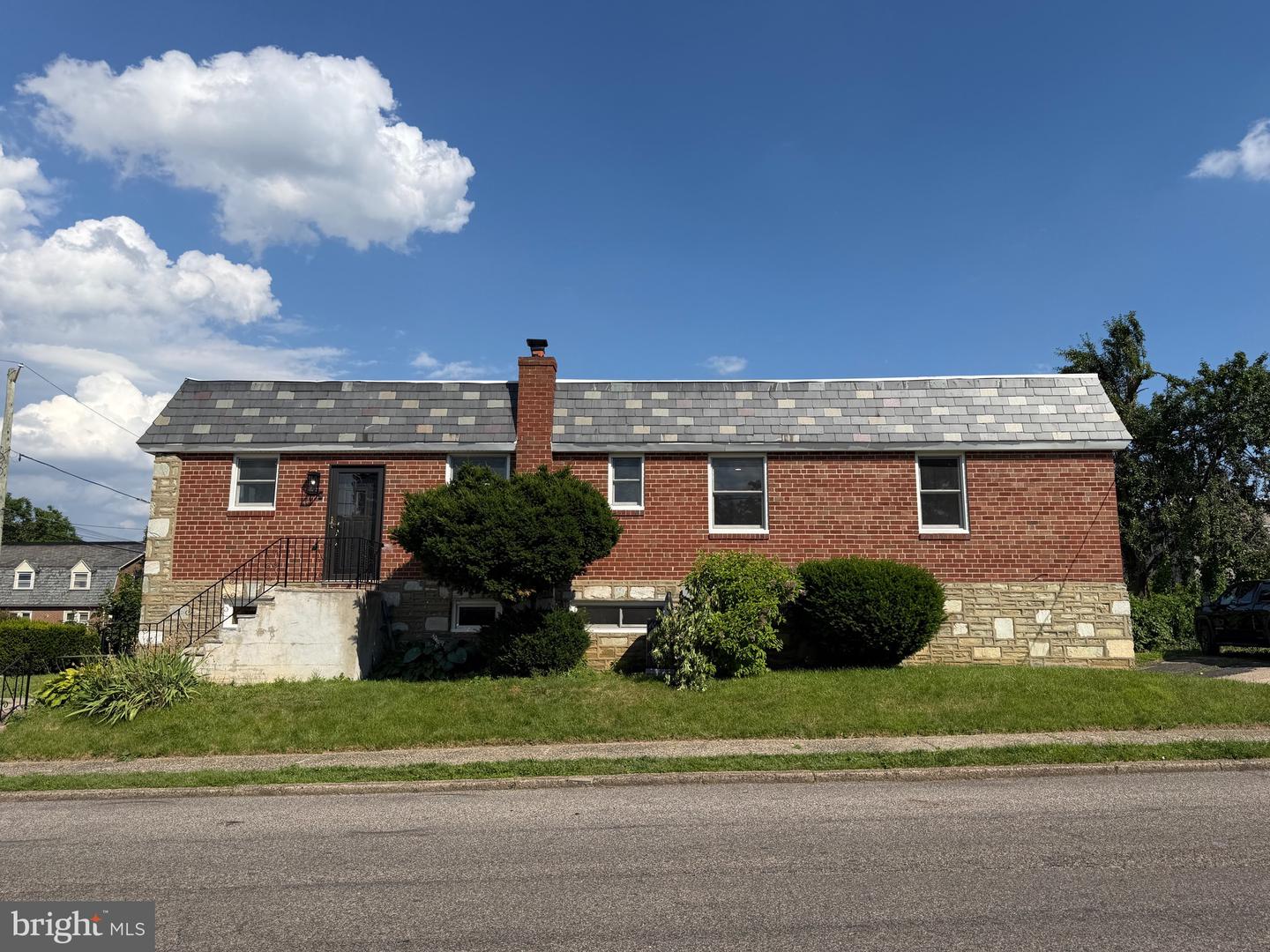 7554 Forrest Ave Property Photo 4