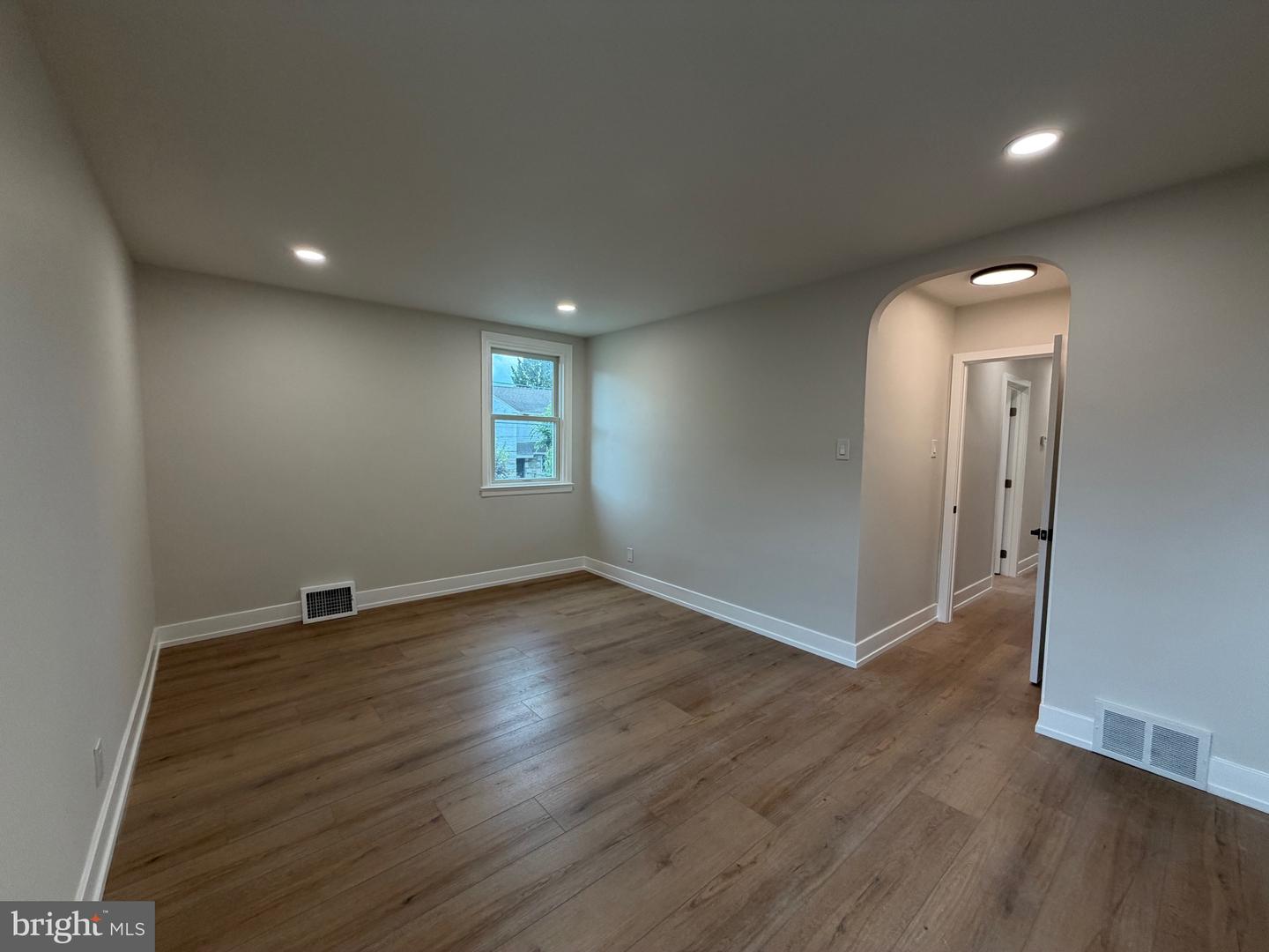 7554 Forrest Ave Property Photo 18
