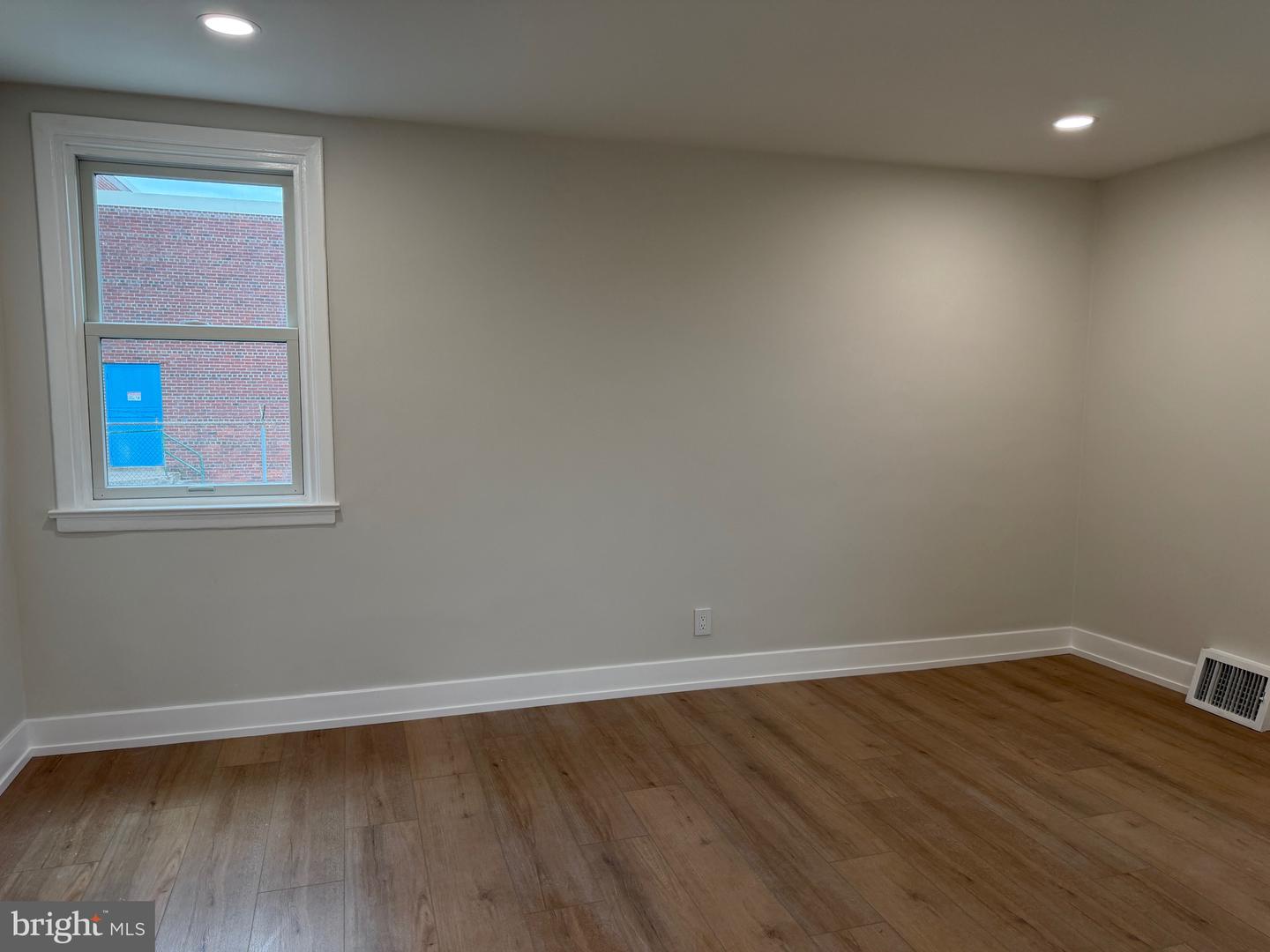 7554 Forrest Ave Property Photo 19