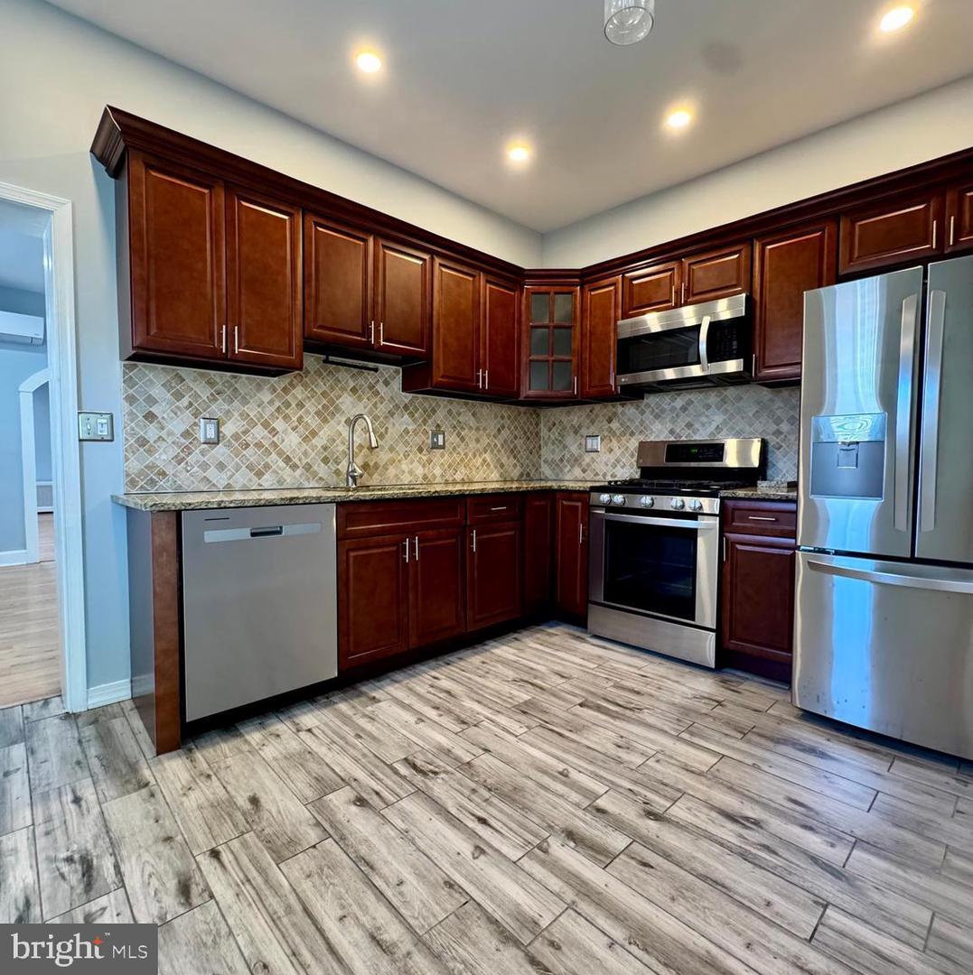3367 Edgemont St Property Photo 11