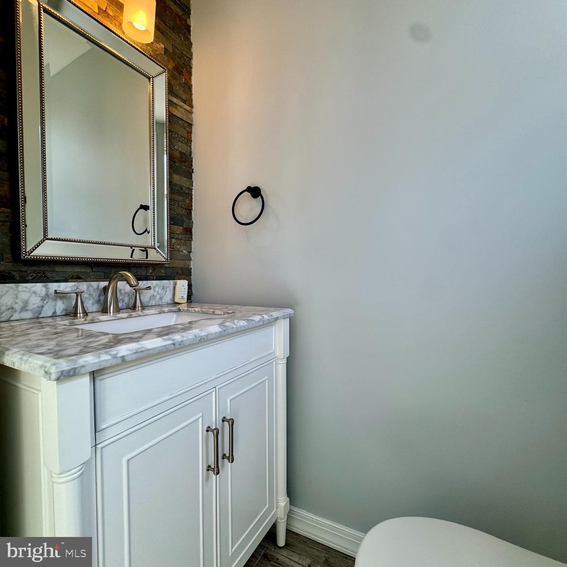 3367 Edgemont St Property Photo 13