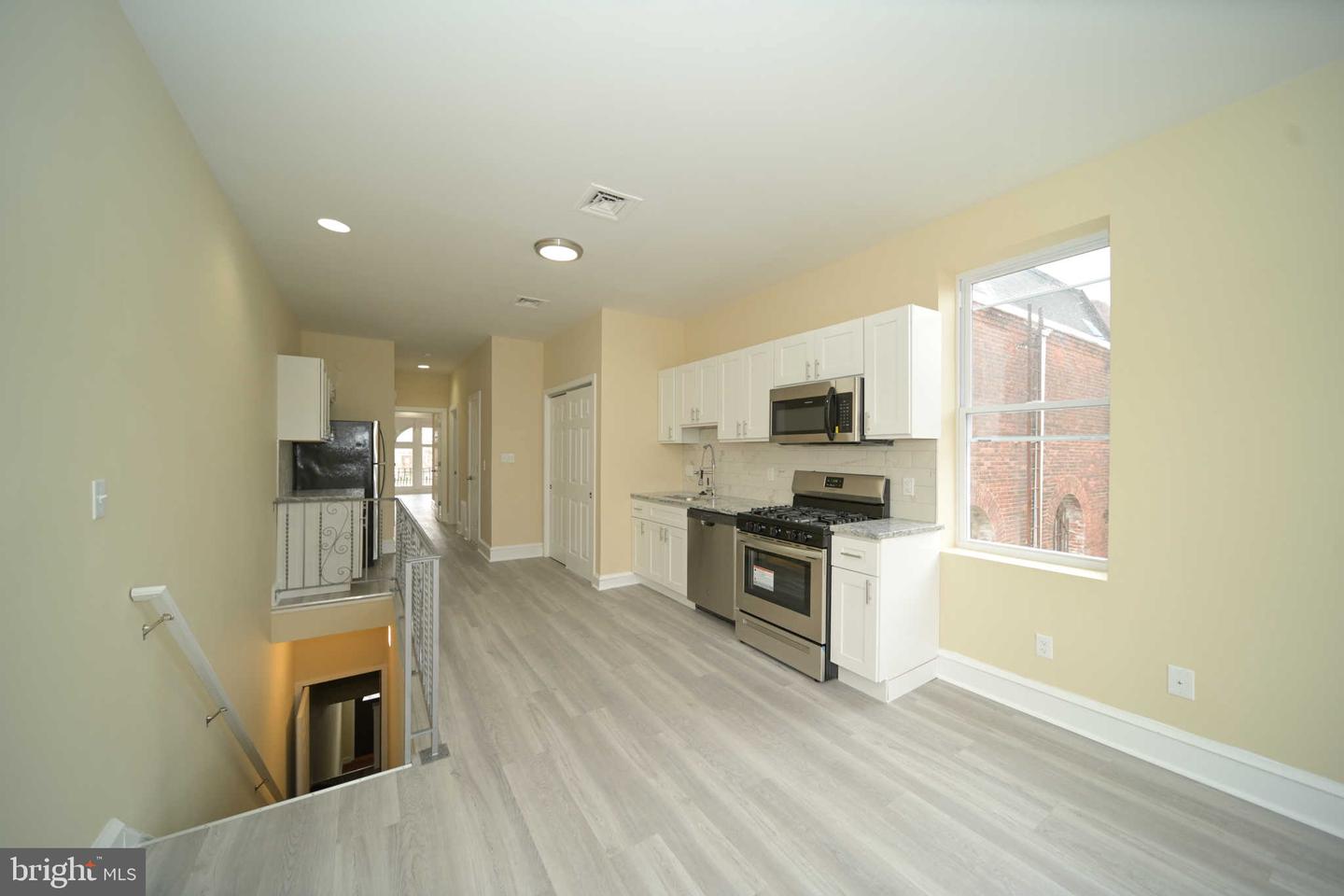 1816 W Girard Ave Property Photo 3
