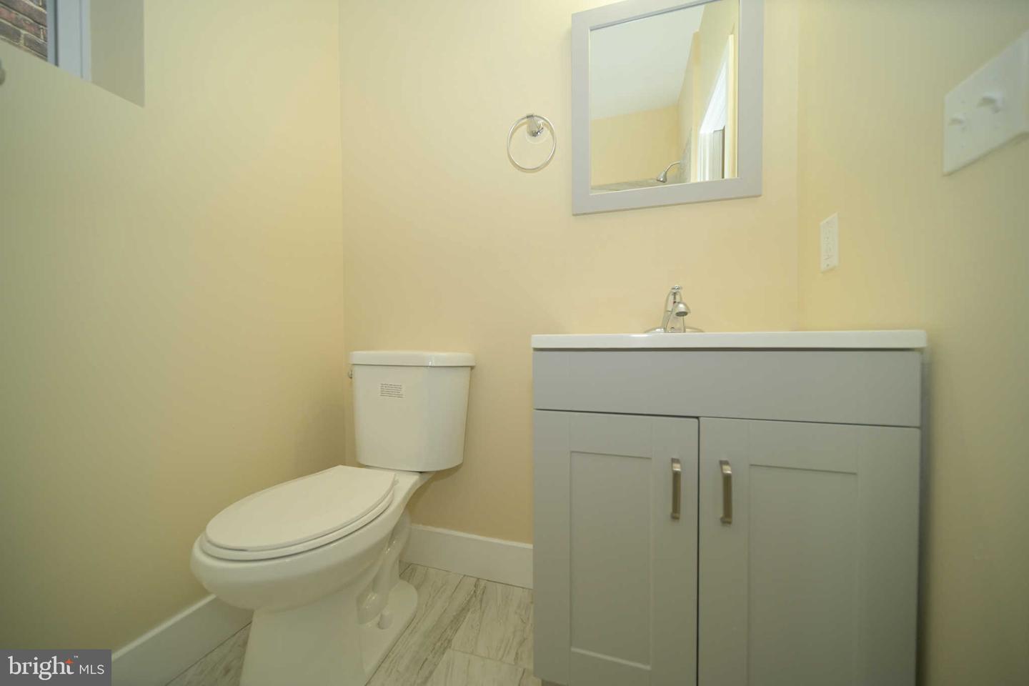1816 W Girard Ave Property Photo 4
