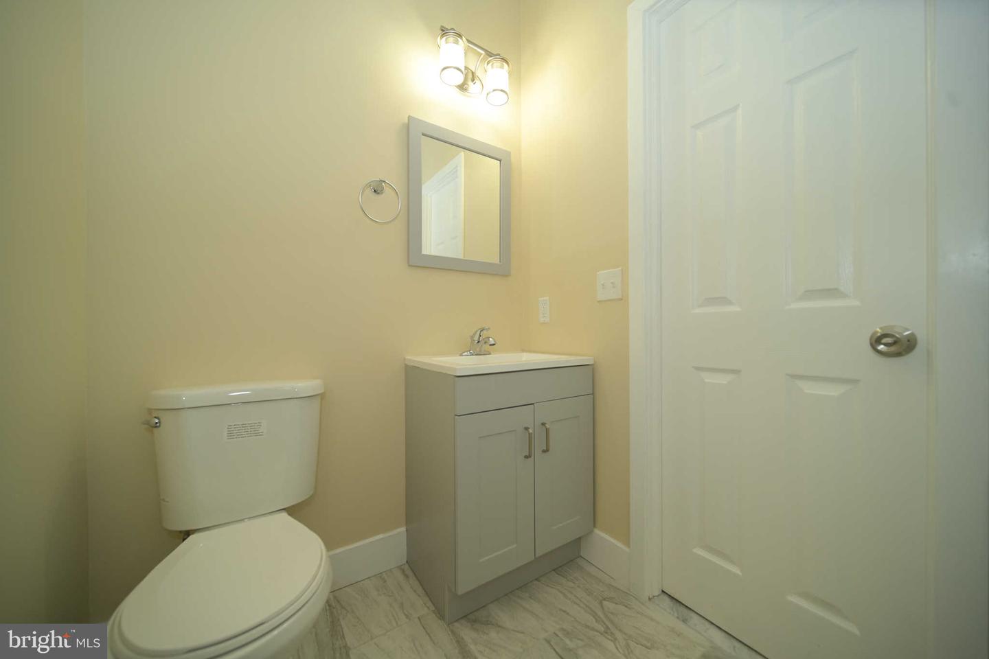 1816 W Girard Ave Property Photo 5