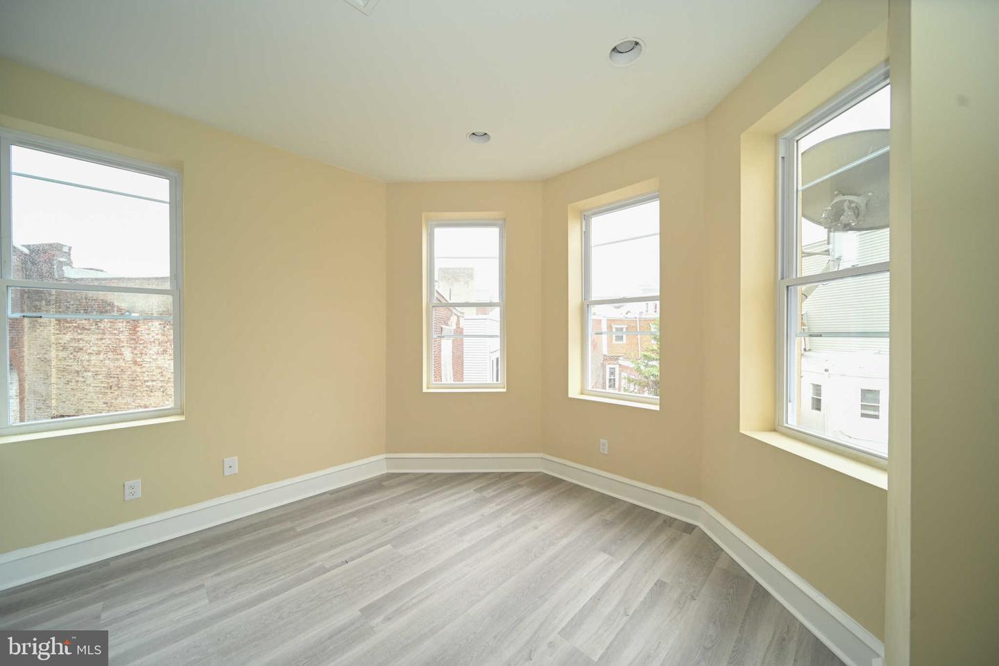1816 W Girard Ave Property Photo 9