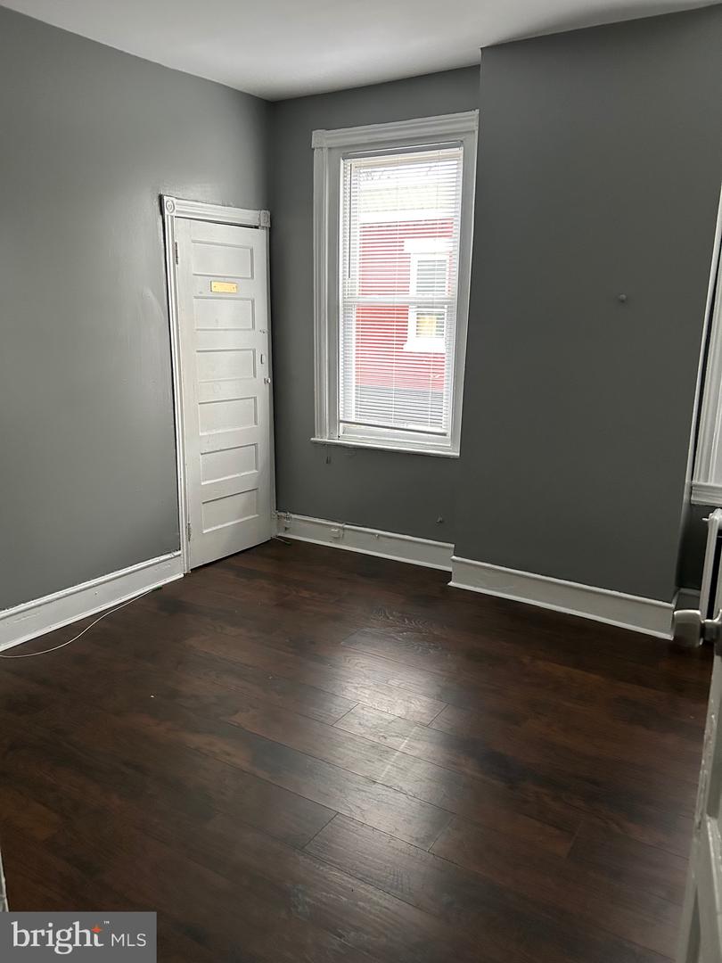 6140 Vine St #2nd Floor Property Photo 3