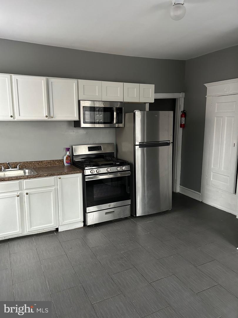6140 Vine St #2nd Floor Property Photo 12