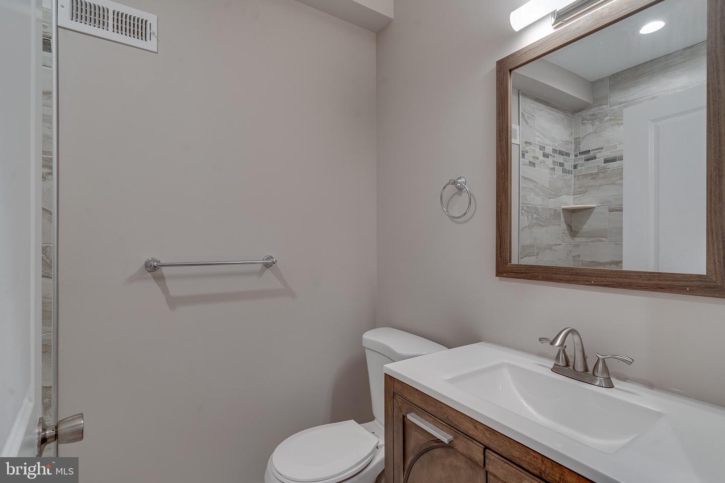 1436 N Corlies St Property Photo 14