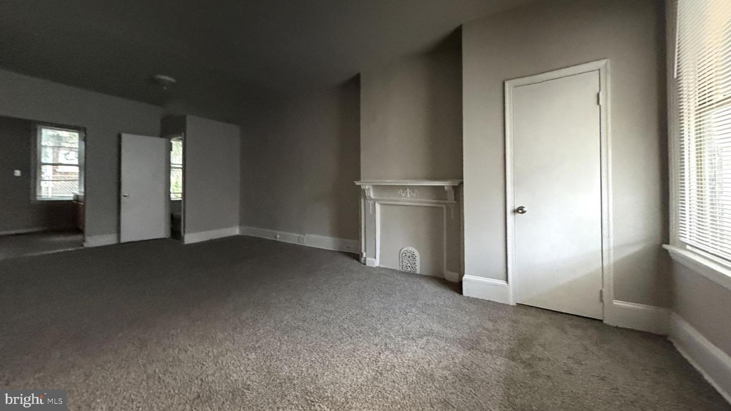 5122 Folsom St Property Photo 2