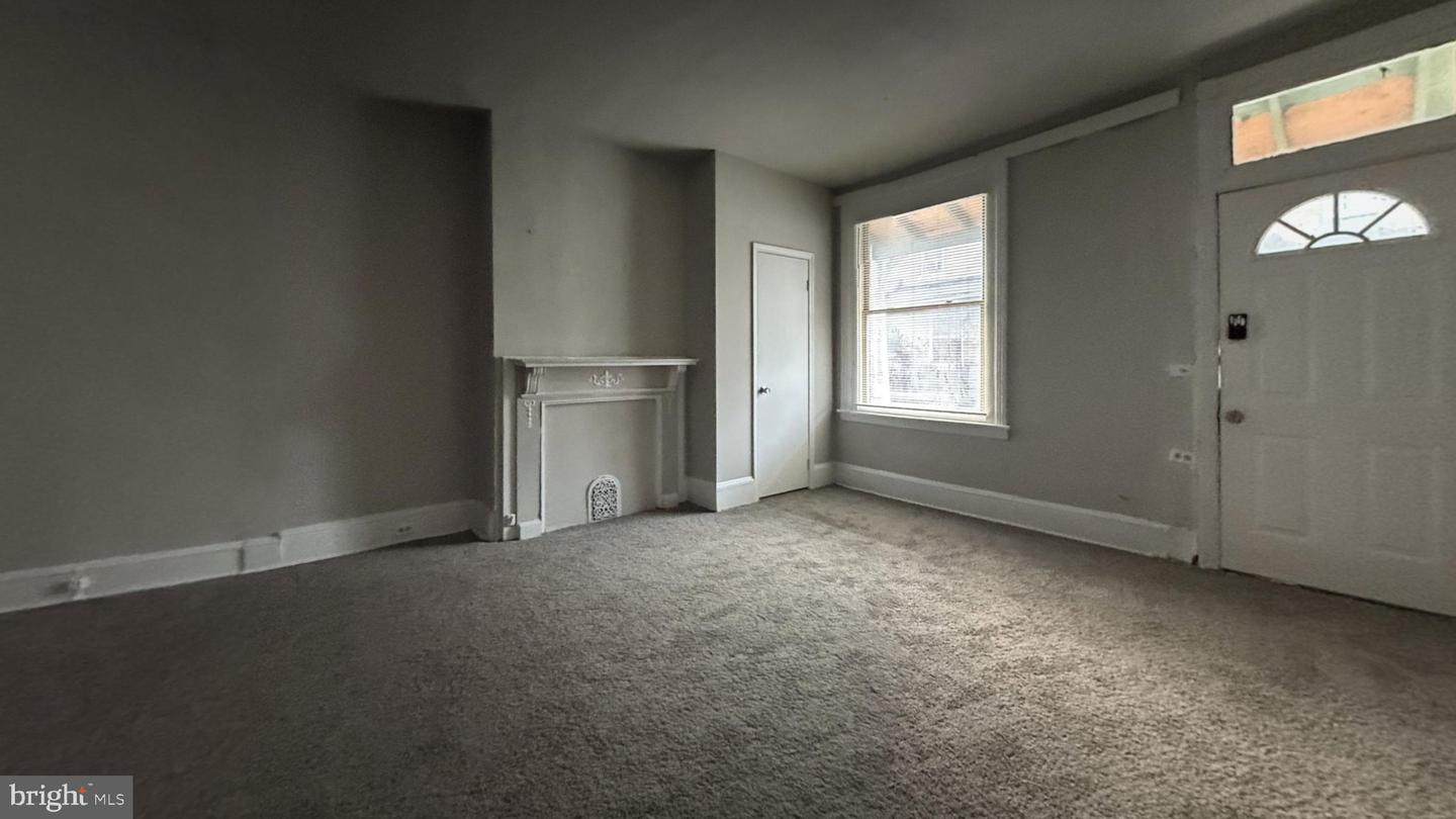 5122 Folsom St Property Photo 4