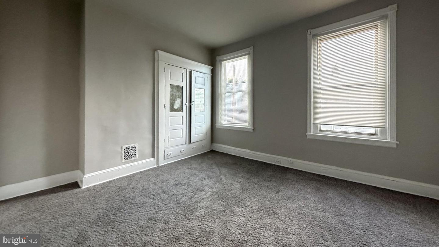 5122 Folsom St Property Photo 8