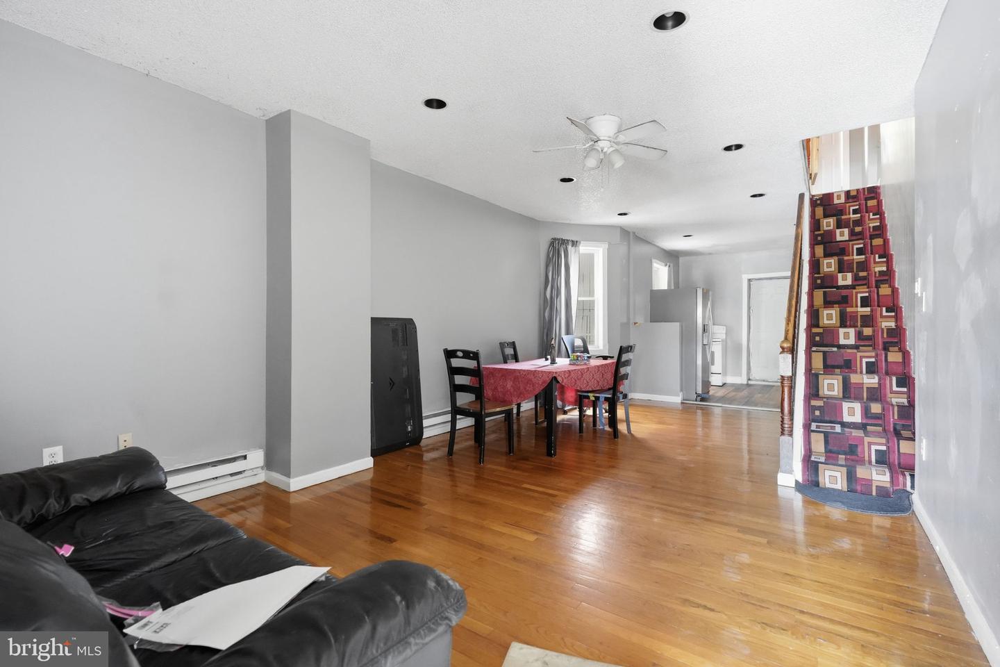 7277 Saybrook Ave Property Photo 6