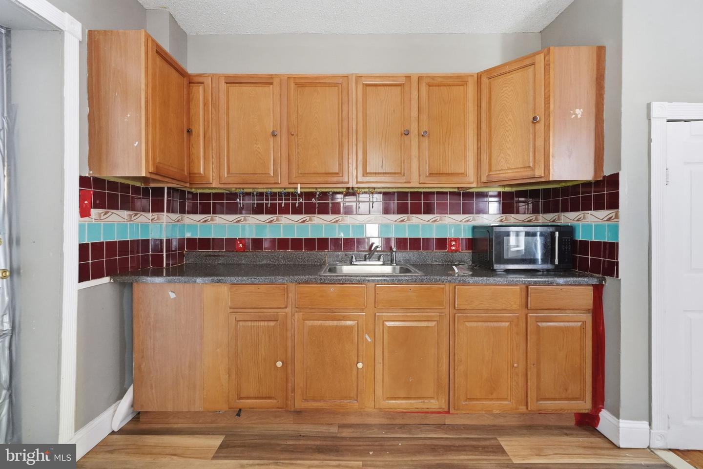 7277 Saybrook Ave Property Photo 10