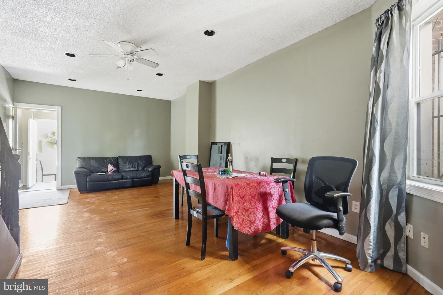 7277 Saybrook Ave Property Photo 12
