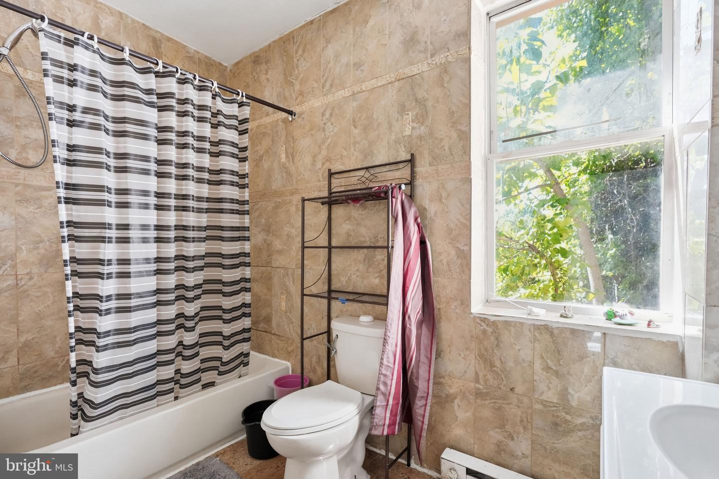 7277 Saybrook Ave Property Photo 14