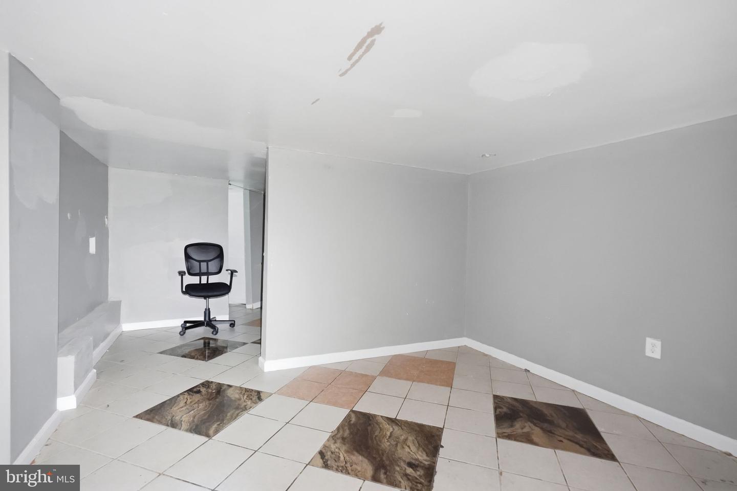 7277 Saybrook Ave Property Photo 26