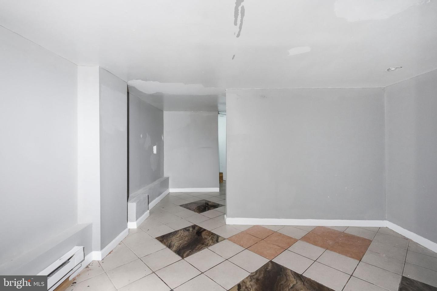 7277 Saybrook Ave Property Photo 27